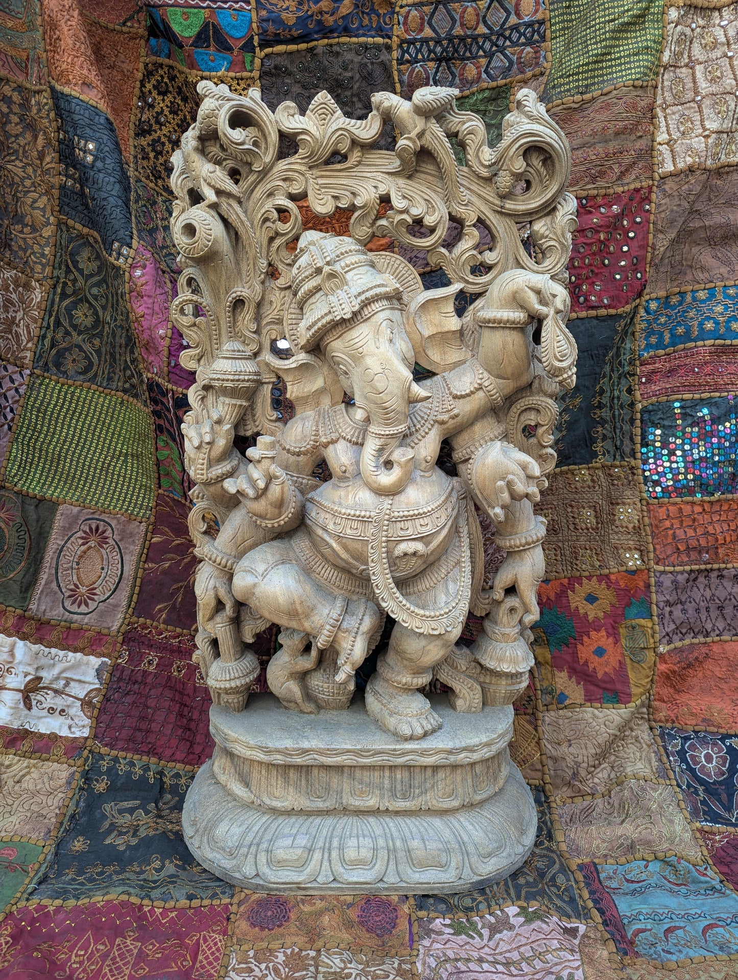Ganesha Relief Teakholz – Handgeschnitztes Wandbild 90 cm