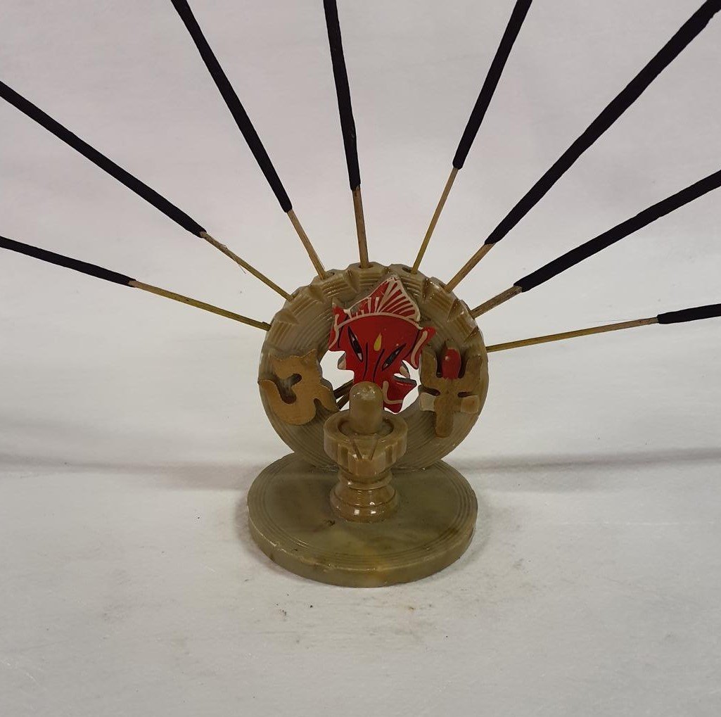 Räucherstäbchenhalter Speckstein Ganesha – Handgeschnitzt 6x6 cm