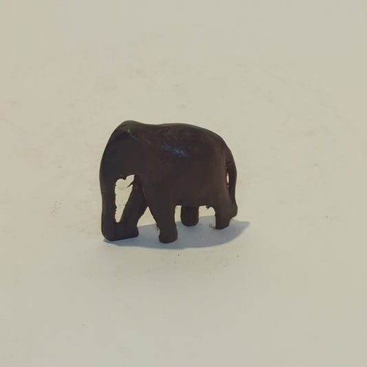 Elefant aus Rosenholz