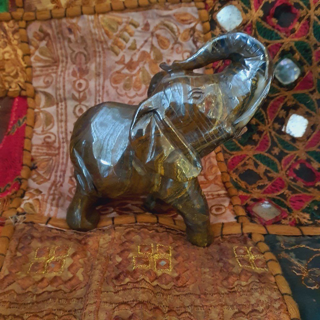 Elefantenfigur aus Tigereisen