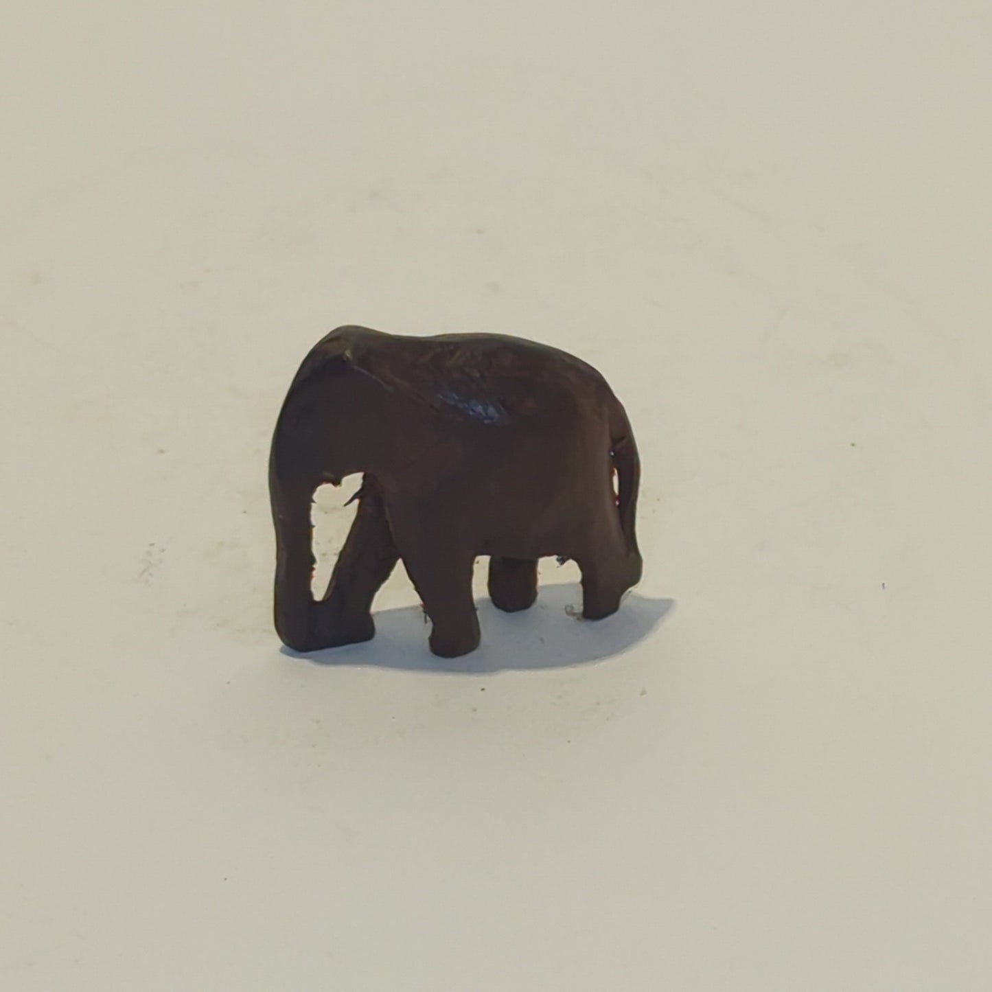 Elefant aus Rosenholz