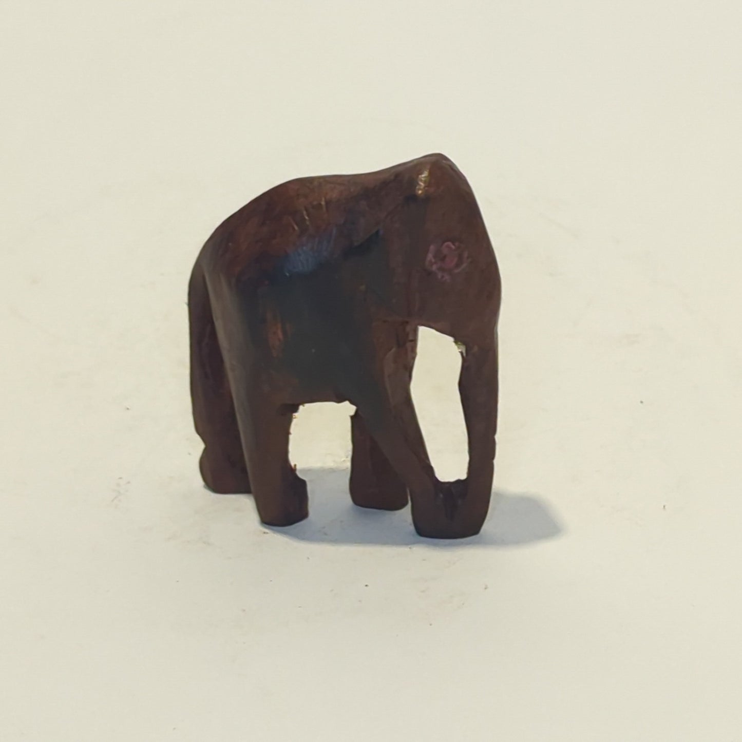 Elefant aus Rosenholz