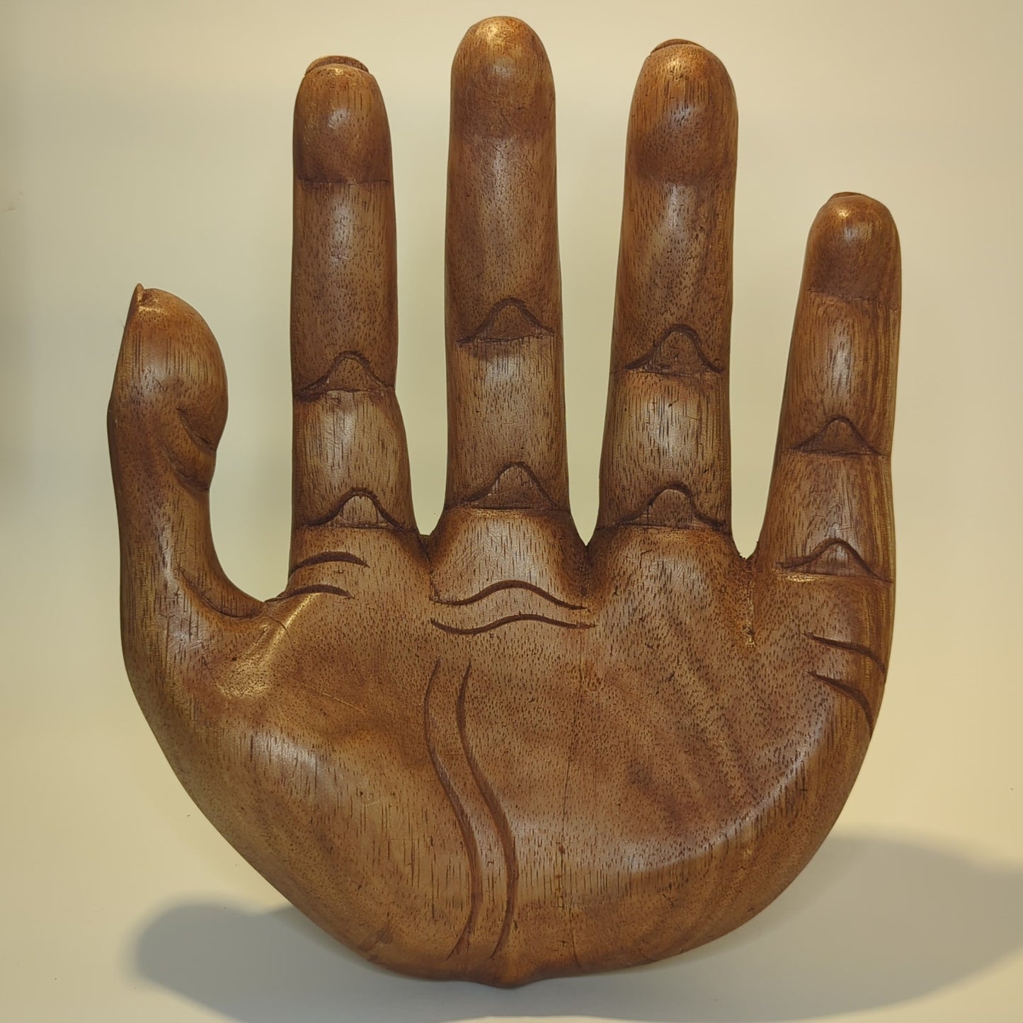 Buddhas Hand – Schale aus Teakholz, handgeschnitzt