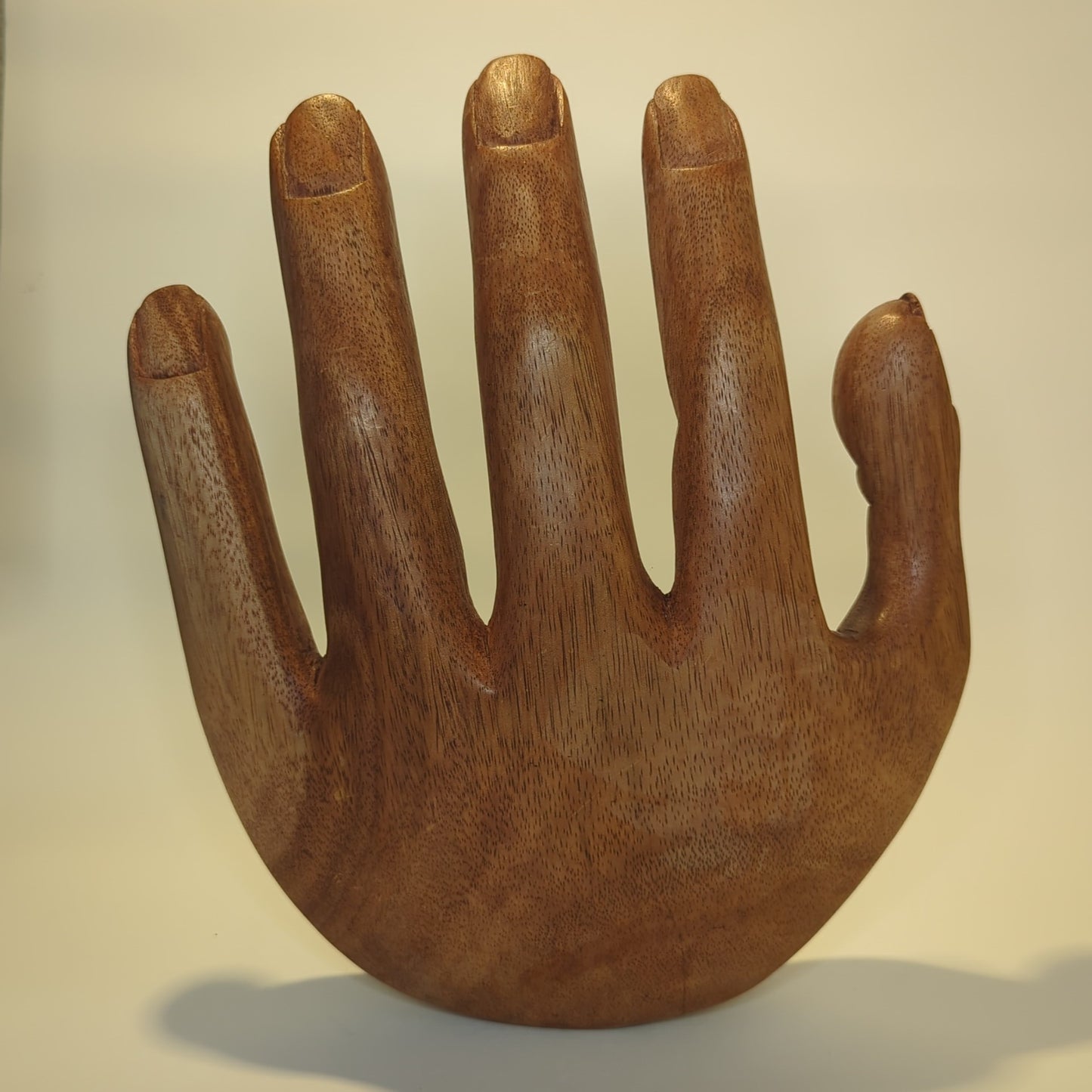 Buddhas Hand – Schale aus Teakholz, handgeschnitzt